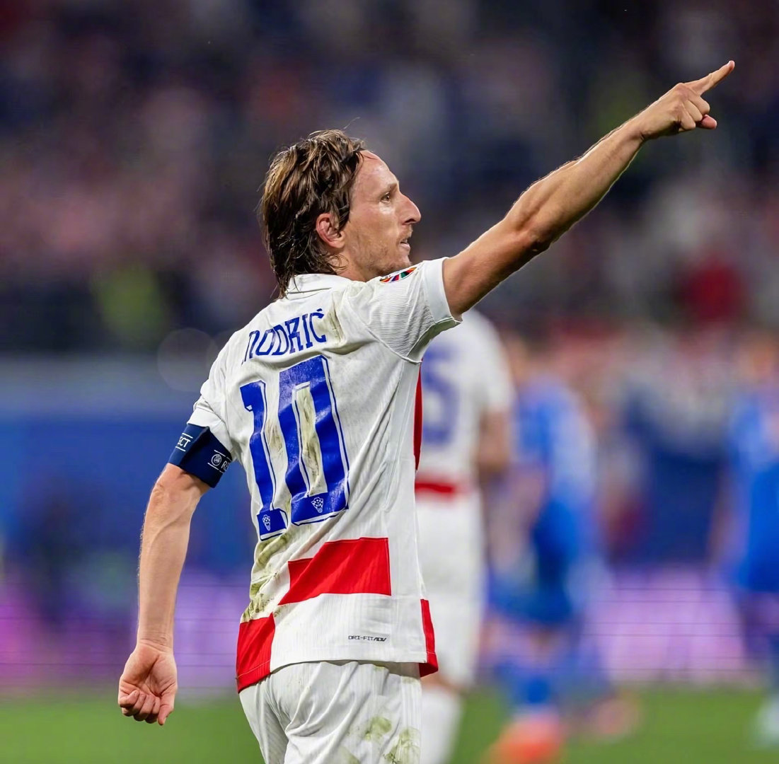 鲁尼：凯恩是英格兰历史最佳，他让我联想起C罗在曼联