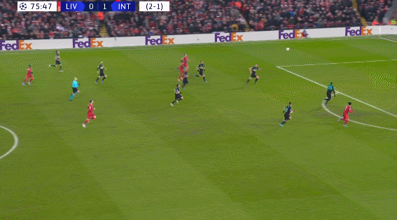 VAR准确地因姆巴佩的手球取消了皇马的一个进球